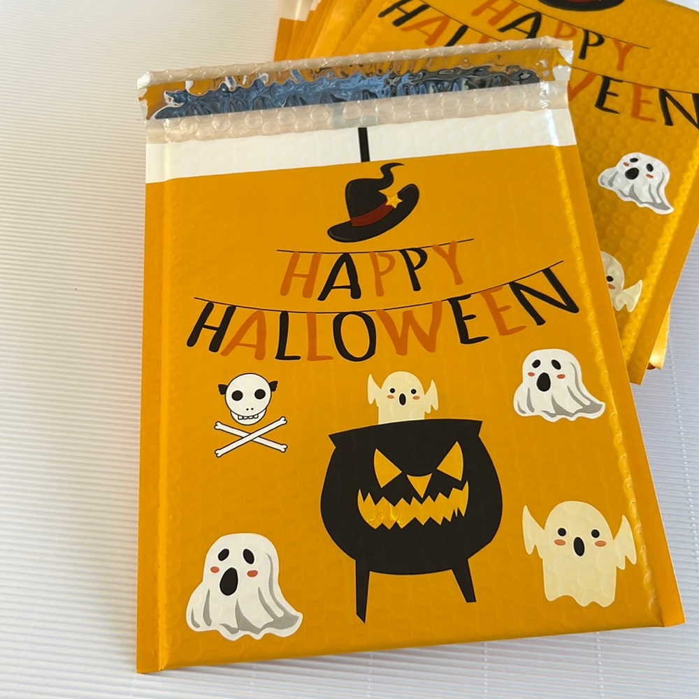 🎃 CLEARANCE - 5 pcs Halloween Bubble Envelopes 8"x10.75" in